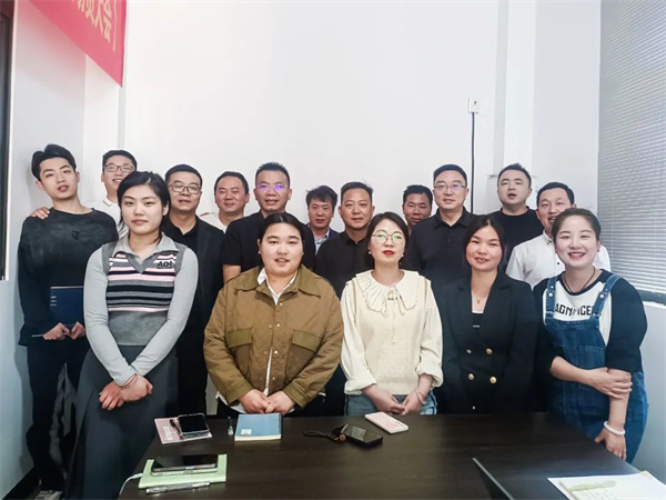 寧波銳展五金制品有限公司“營銷管理升級”項(xiàng)目啟動合照