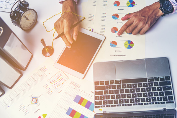 績(jī)效目標(biāo)設(shè)定：明確目標(biāo)，為員工指明方向