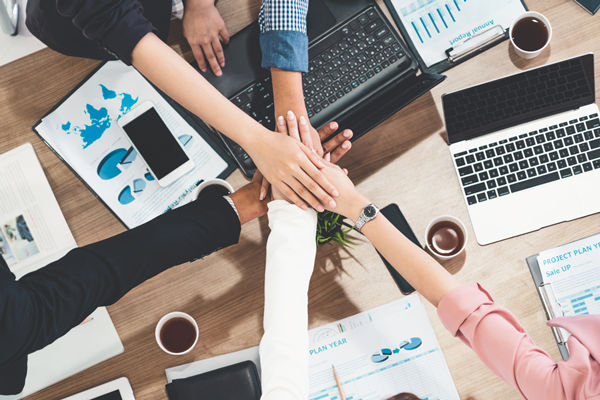 員工薪酬的確定與評(píng)估：公平、激勵(lì)與績(jī)效的結(jié)合