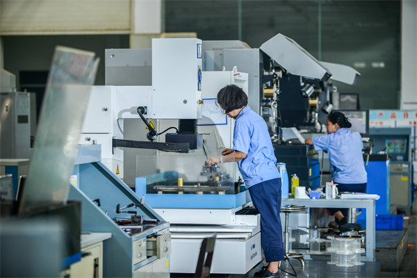 制造業(yè)管理新策略，引領(lǐng)企業(yè)高效運(yùn)營，提升競爭力