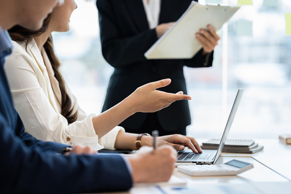 引領(lǐng)行業(yè)未來(lái)趨勢(shì)，打造集團(tuán)管控的智能化創(chuàng)新標(biāo)桿