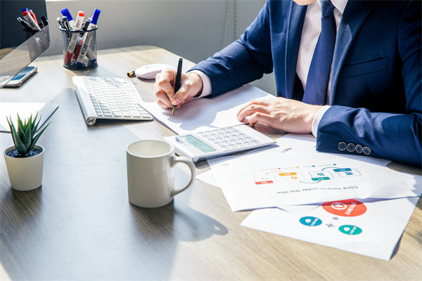 在績效溝通時(shí)，如何給員工提出改進(jìn)意見促進(jìn)績效增長？