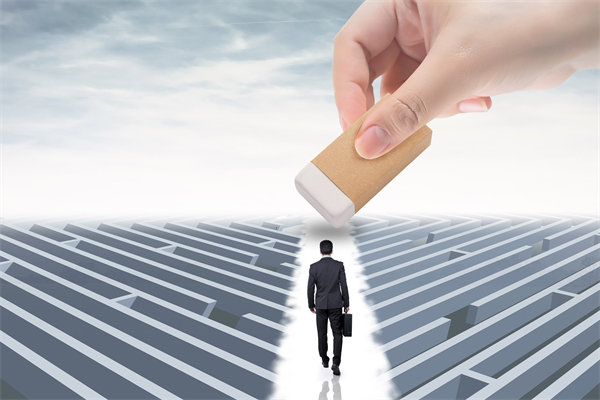 面對(duì)行業(yè)變革，企業(yè)如何重構(gòu)組織以適應(yīng)新市場(chǎng)環(huán)境？