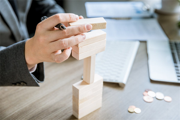 集團(tuán)管控如何平衡創(chuàng)新與穩(wěn)定，推動(dòng)可持續(xù)發(fā)展？