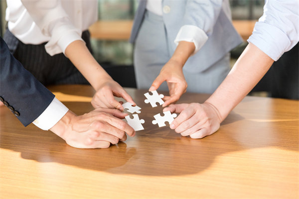 如何構(gòu)建全面的預算監(jiān)控體系，及時發(fā)現(xiàn)并糾正偏差？