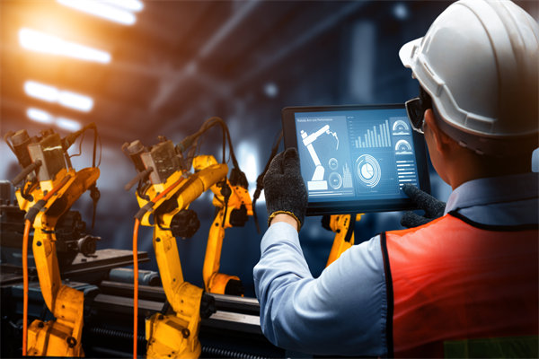 以科技創(chuàng)新驅動產(chǎn)業(yè)發(fā)展，傳統(tǒng)制造業(yè)如何數(shù)字化轉型？