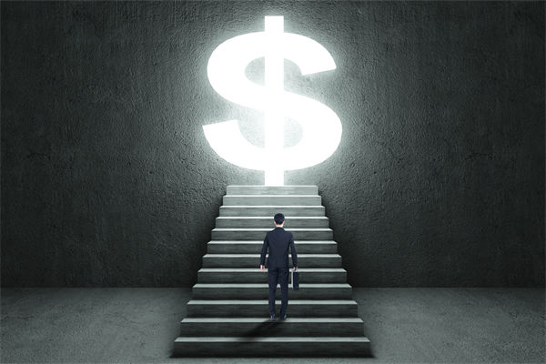 薪酬管理中，如何考慮員工個人發(fā)展，實(shí)現(xiàn)長期激勵？