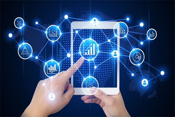 預算編制過程中，如何平衡長期規(guī)劃與短期需求？