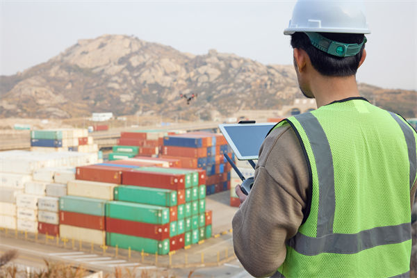 供應鏈管理中，如何確保供應鏈透明度與安全性？