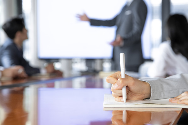 企業(yè)的會議管理制度不完善，如同虛設(shè)怎么辦？