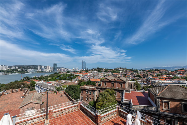 廈門(mén)企業(yè)深陷同質(zhì)化競(jìng)爭(zhēng)泥沼，廈門(mén)戰(zhàn)略咨詢公司如何助力破局？