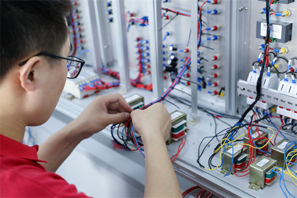 哪些行業(yè)人才火爆就業(yè)市場(chǎng)？人力資源管理有何啟發(fā)？