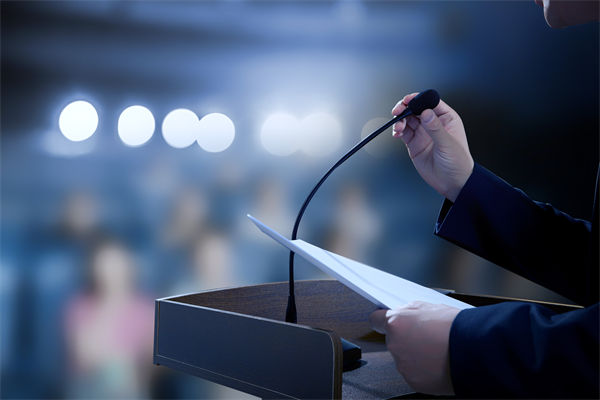 大降對(duì)華關(guān)稅，特朗普為何轉(zhuǎn)彎？制造業(yè)怎么看？