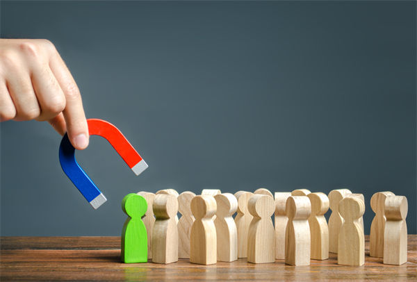 行業(yè)薪酬競爭激烈，企業(yè)怎樣優(yōu)化薪酬吸引頂尖人才？