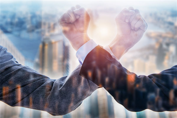 榮耀CEO承認(rèn)銷(xiāo)量非常困難，眾多企業(yè)的品牌戰(zhàn)略啟示