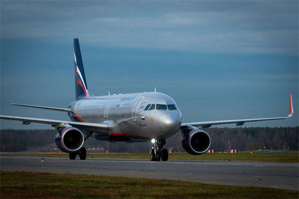 數(shù)十架中資公司飛機(jī)被扣俄羅斯，戰(zhàn)略咨詢?cè)趺纯矗? /></a></div>
                    <div   id=