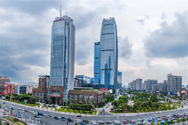 企業(yè)卡在增長瓶頸管理老套，東莞管理咨詢能劈開新路嗎？